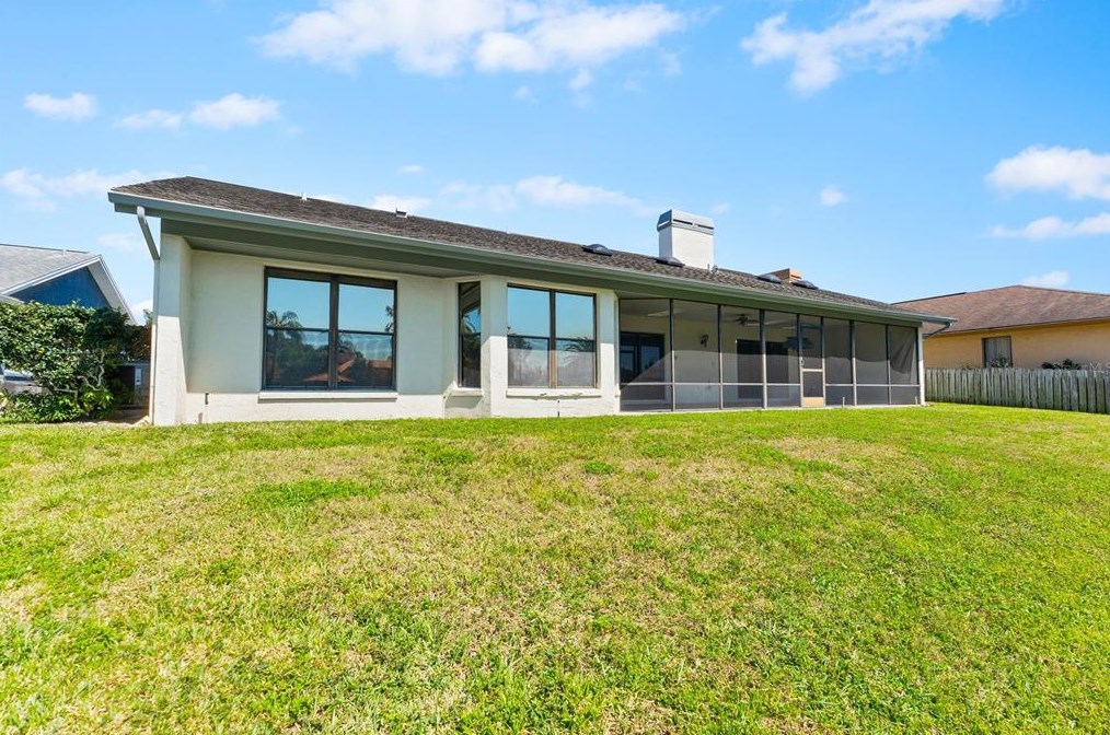 5818 Dory Way, Tampa FL 33615-3633 exterior