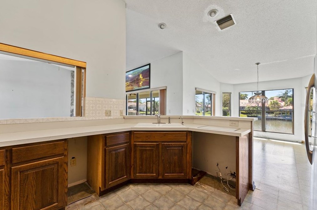 5818 Dory Way, Tampa FL 33615-3633 exterior