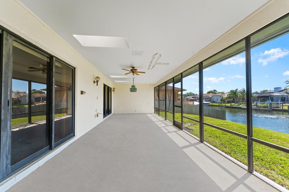 5818 Dory Way, Tampa FL 33615-3633 exterior