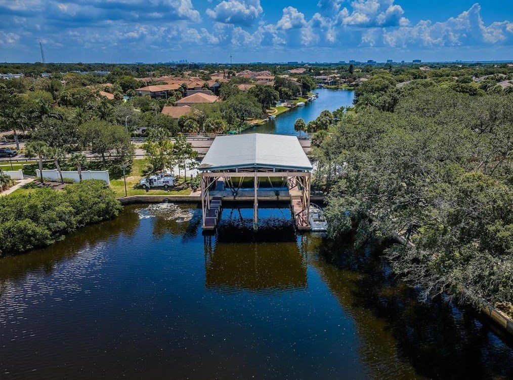 5818 Dory Way, Tampa FL 33615-3633 exterior