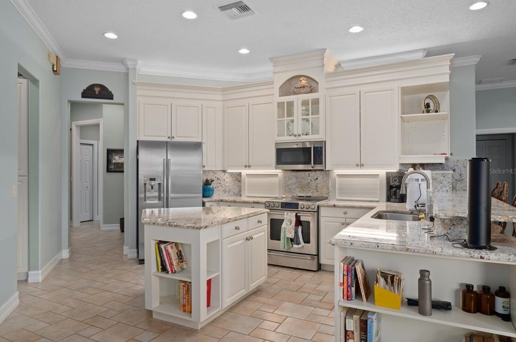 12748 Grand Traverse Dr, Dade City FL 33525-8251 exterior