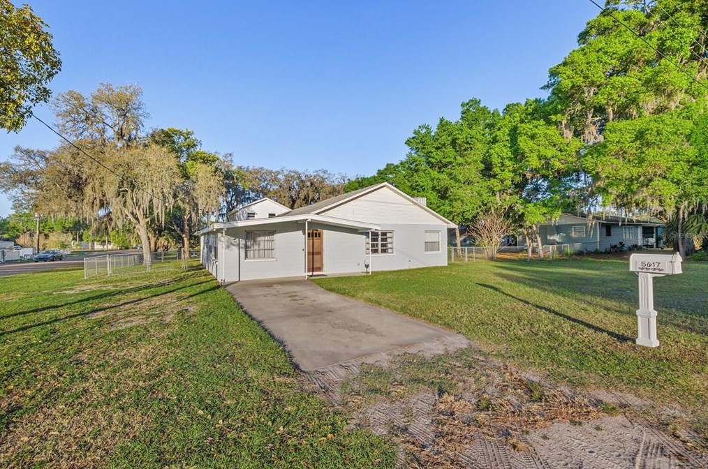 5617 5th St, Zephyrhills, FL 33542