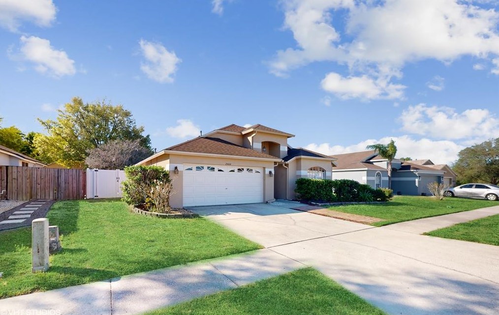 24414 Landing Dr, Lutz, FL 33559