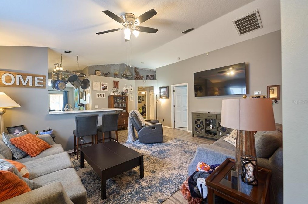 7427 Oxford Garden Cir, Ruskin, FL 33572