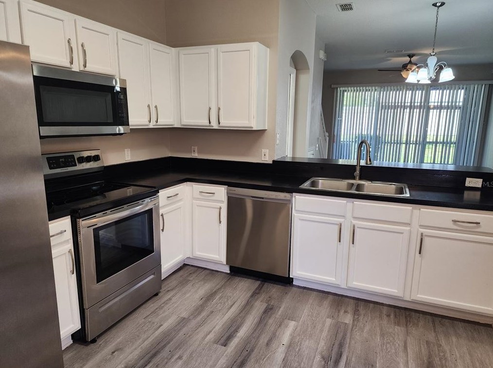 4245 Key Thatch Dr, Tampa, FL 33610-9032