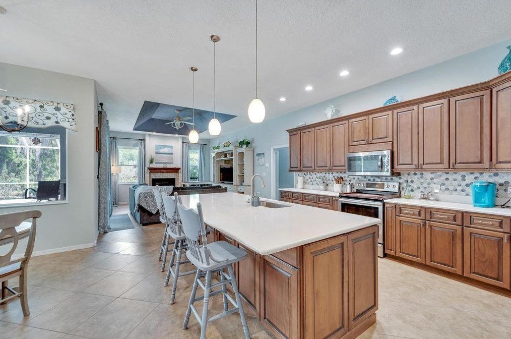 2706 Barret Ave, Plant City FL  33566-9550 exterior