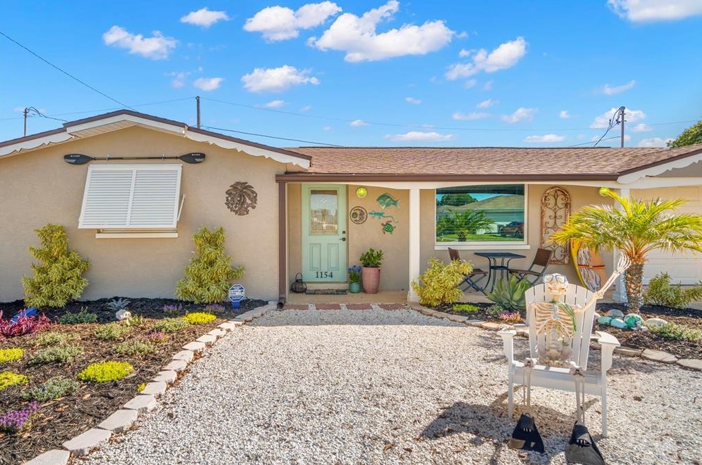 1154 Fernwood Dr, Tarpon Springs FL  34690-6511 exterior