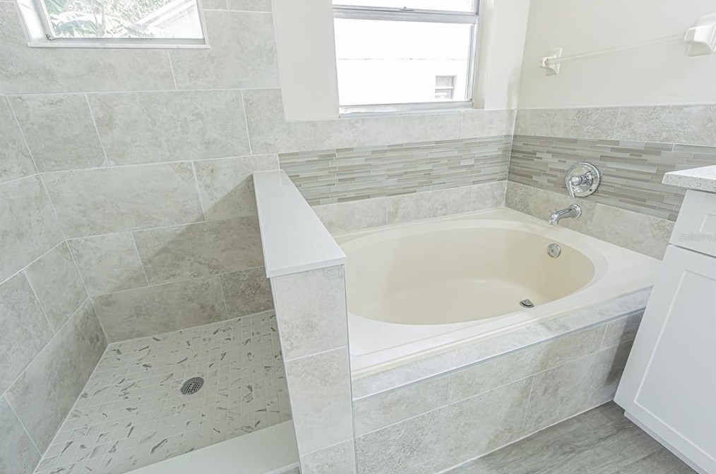 608 47th St, Bradenton FL  34208-5858 exterior