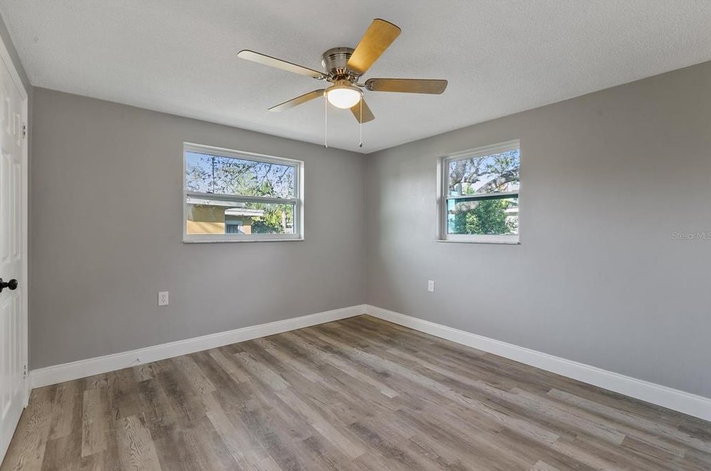 1630 Colmar Dr, Tarpon Springs FL  34690-6102 exterior