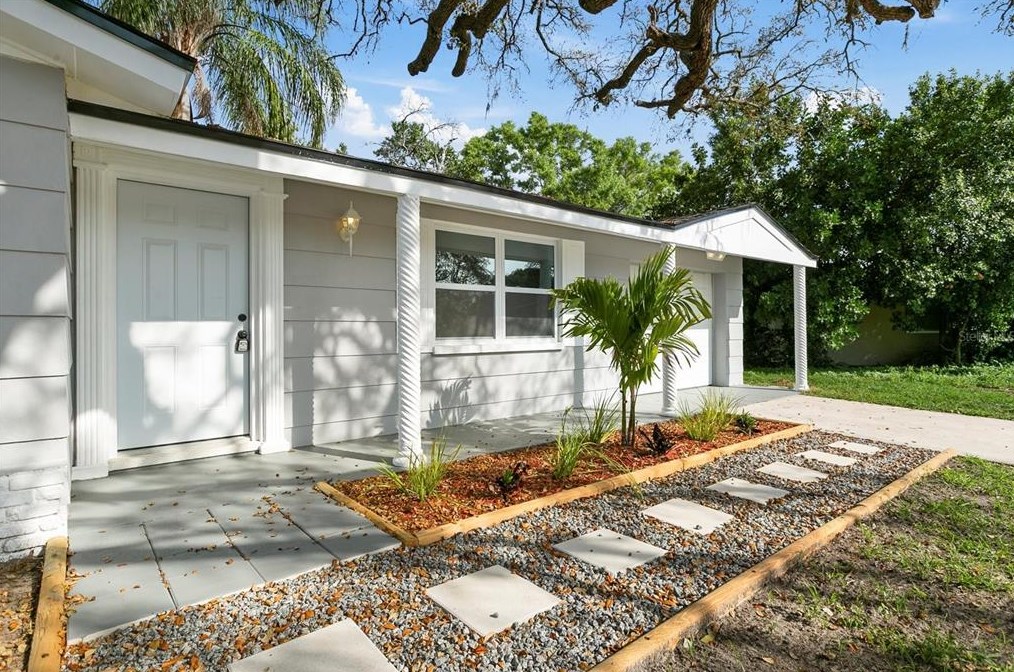 1630 Colmar Dr, Tarpon Springs, FL 34690