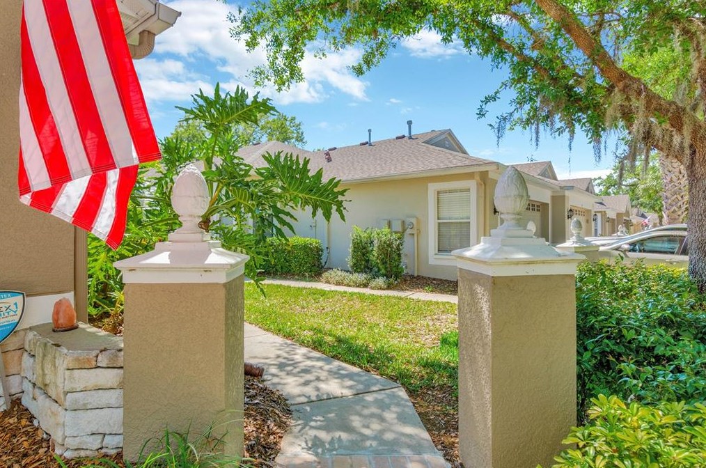 15757 Phoebepark Ave, Lithia FL  33547-1791 exterior