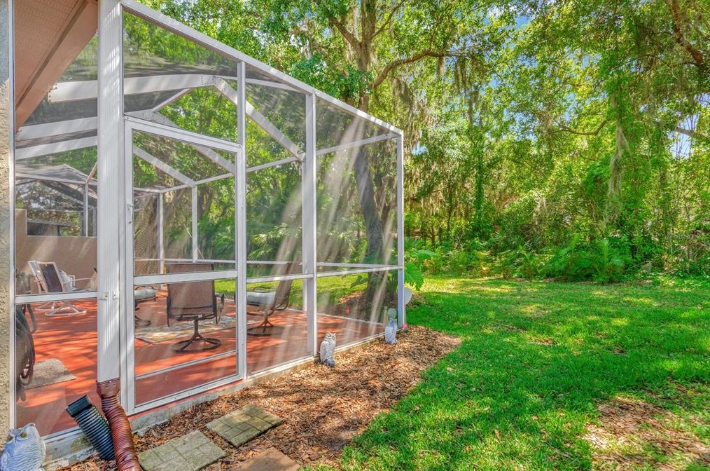 15757 Phoebepark Ave, Lithia FL  33547-1791 exterior