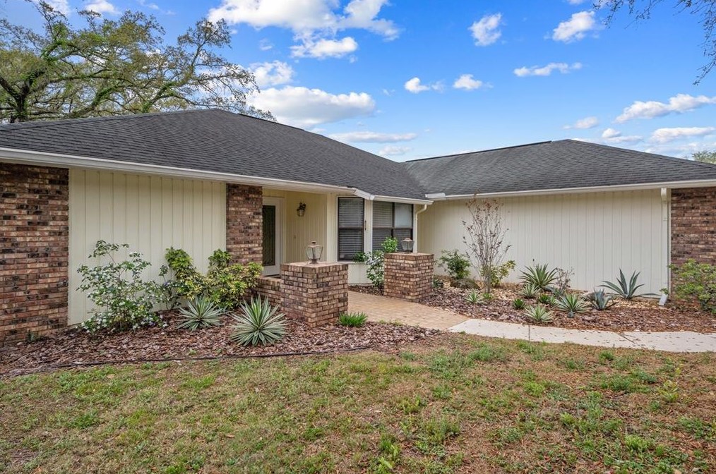 34526 Cedarfield Dr, Dade City, FL 33523
