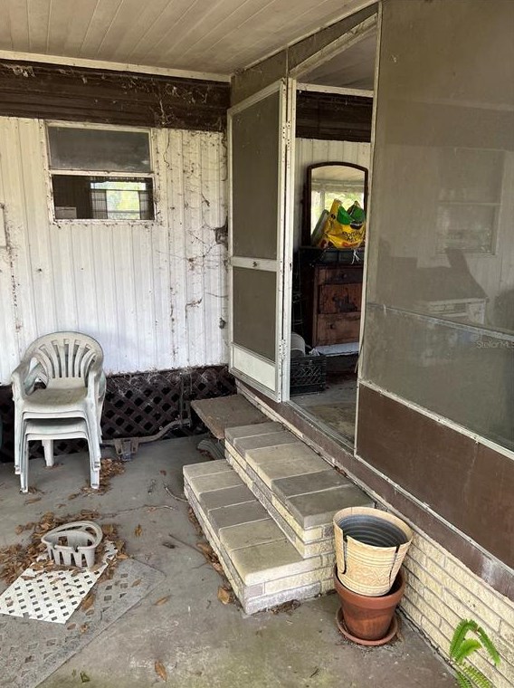 955 Southern Ave, Lakeland FL  33815-3945 exterior