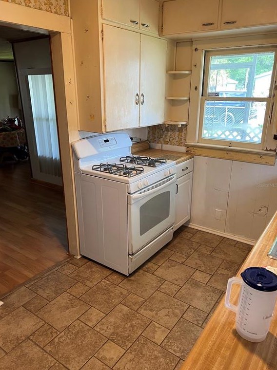 955 Southern Ave, Lakeland FL  33815-3945 exterior