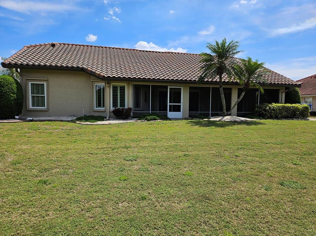 2037 Berry Roberts Dr, Ruskin, FL 33573