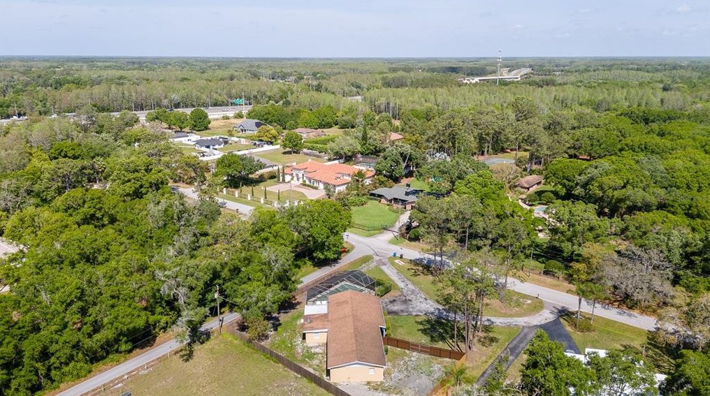 5476 Lk Le Clare Rd, Lutz FL  33558-8013 exterior
