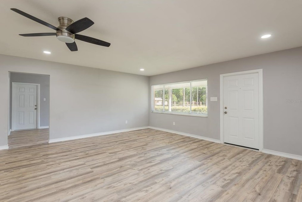 5476 Lk Le Clare Rd, Lutz FL  33558-8013 exterior