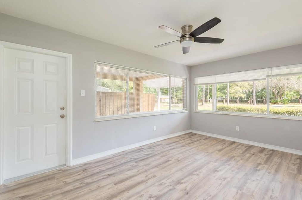 5476 Lk Le Clare Rd, Lutz FL  33558-8013 exterior