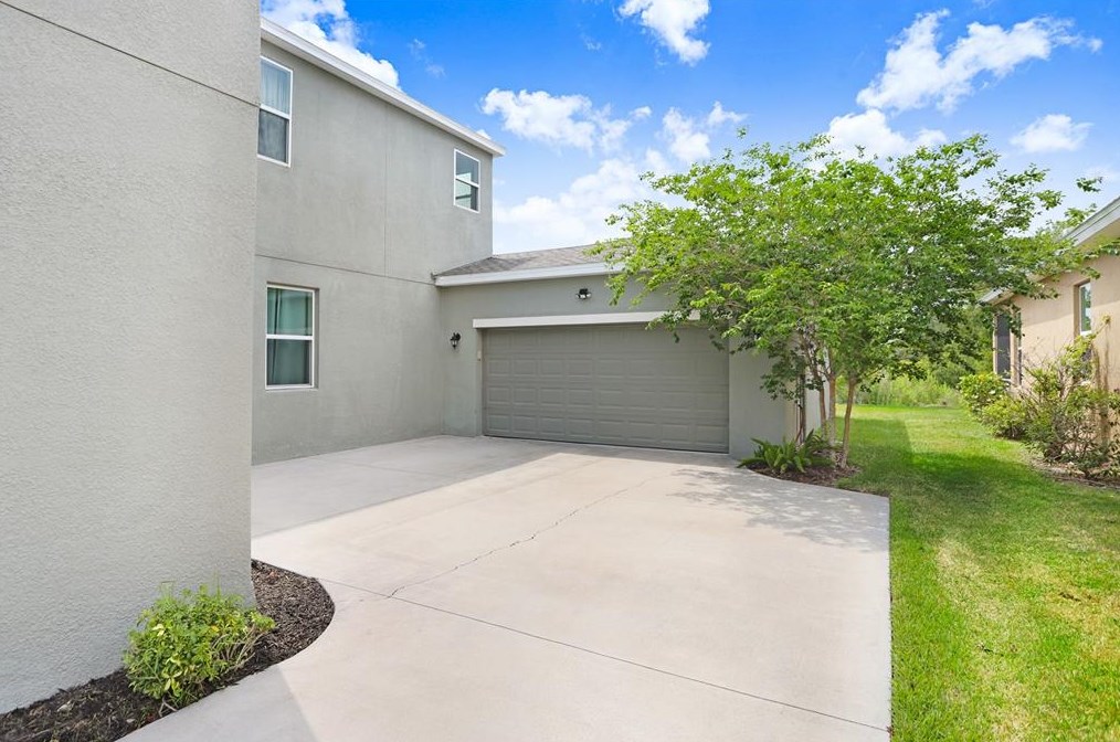 5143 Autumn Ridge Dr, Zephyrhills FL 33545-0032 exterior