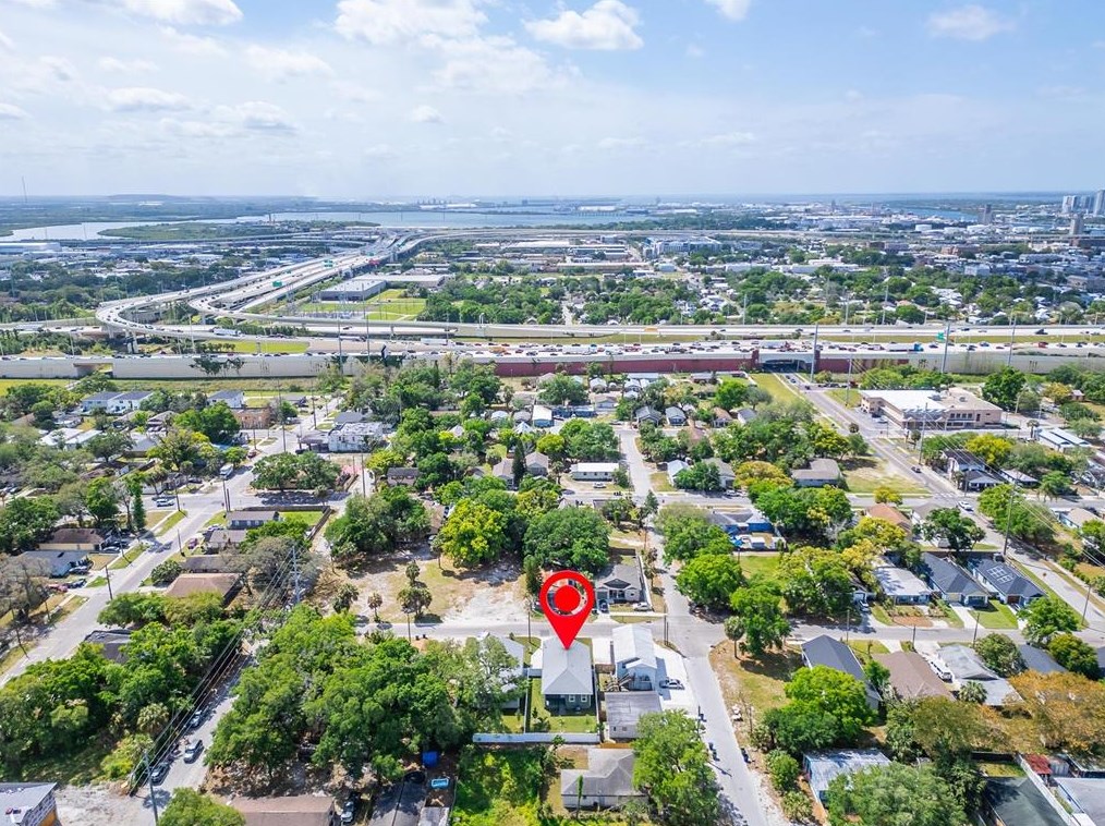 2704 18th Ave, Tampa FL 33619-2421 exterior