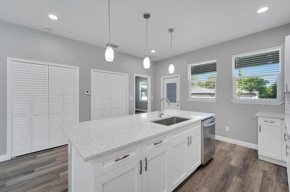 2704 18th Ave, Tampa FL 33619-2421 exterior