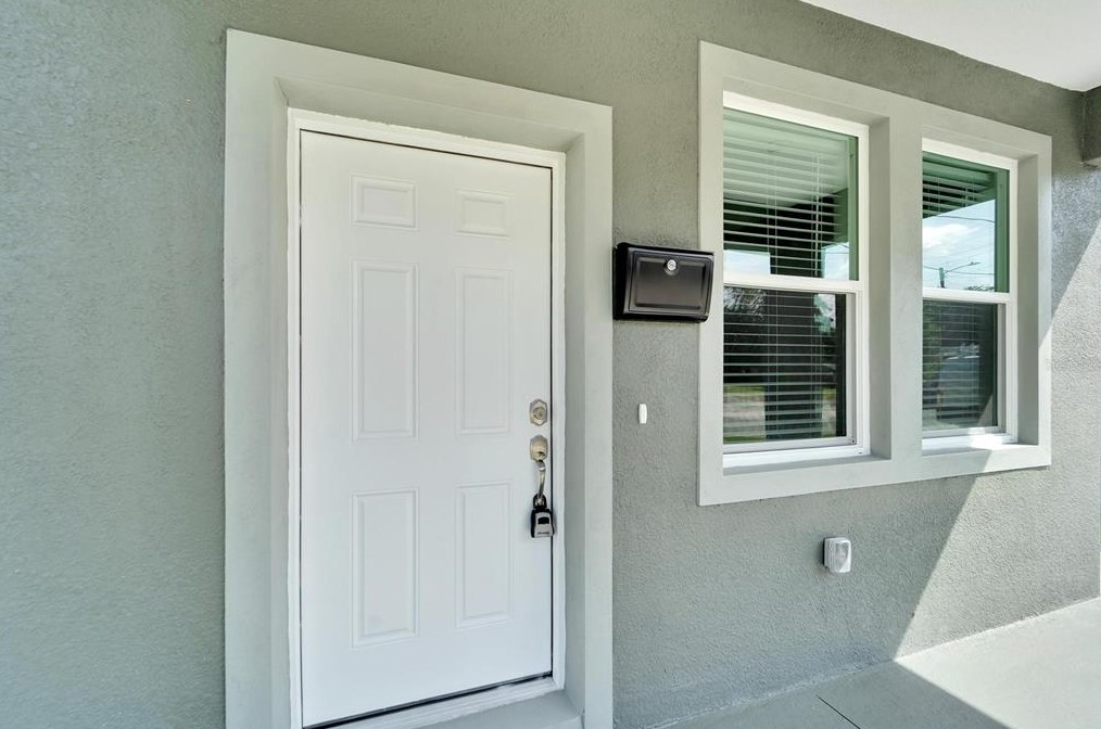 2704 18th Ave, Tampa FL 33619-2421 exterior