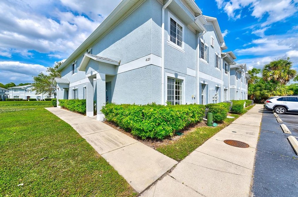 4120 Gradstone Pl, Tampa FL  33617-7370 exterior