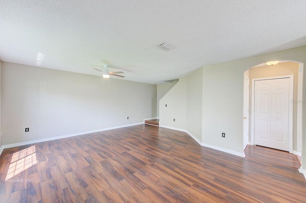 4120 Gradstone Pl, Tampa FL  33617-7370 exterior