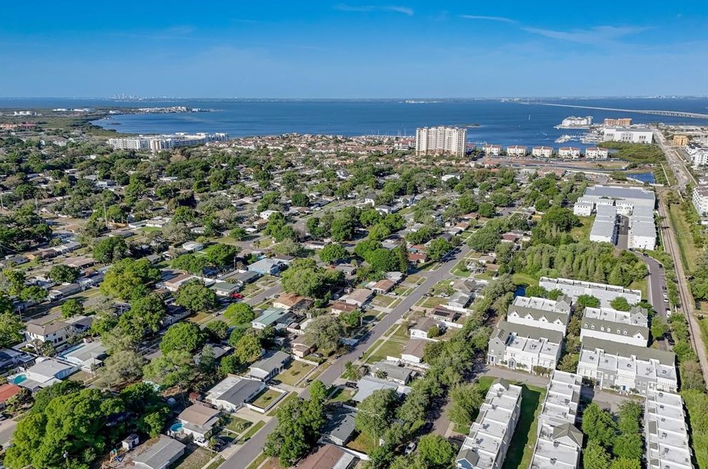 4425 Wallace Ave, Tampa FL 33611-5640 exterior