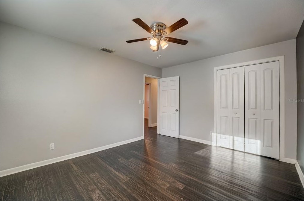 4425 Wallace Ave, Tampa FL 33611-5640 exterior