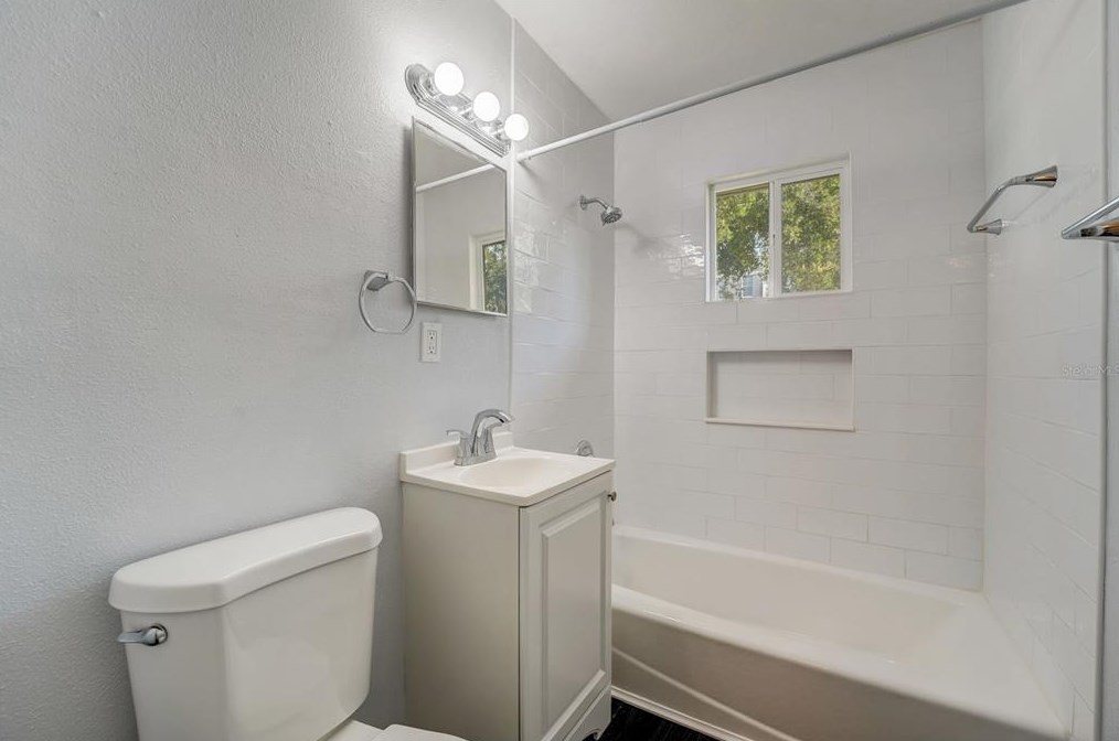 4425 Wallace Ave, Tampa FL 33611-5640 exterior