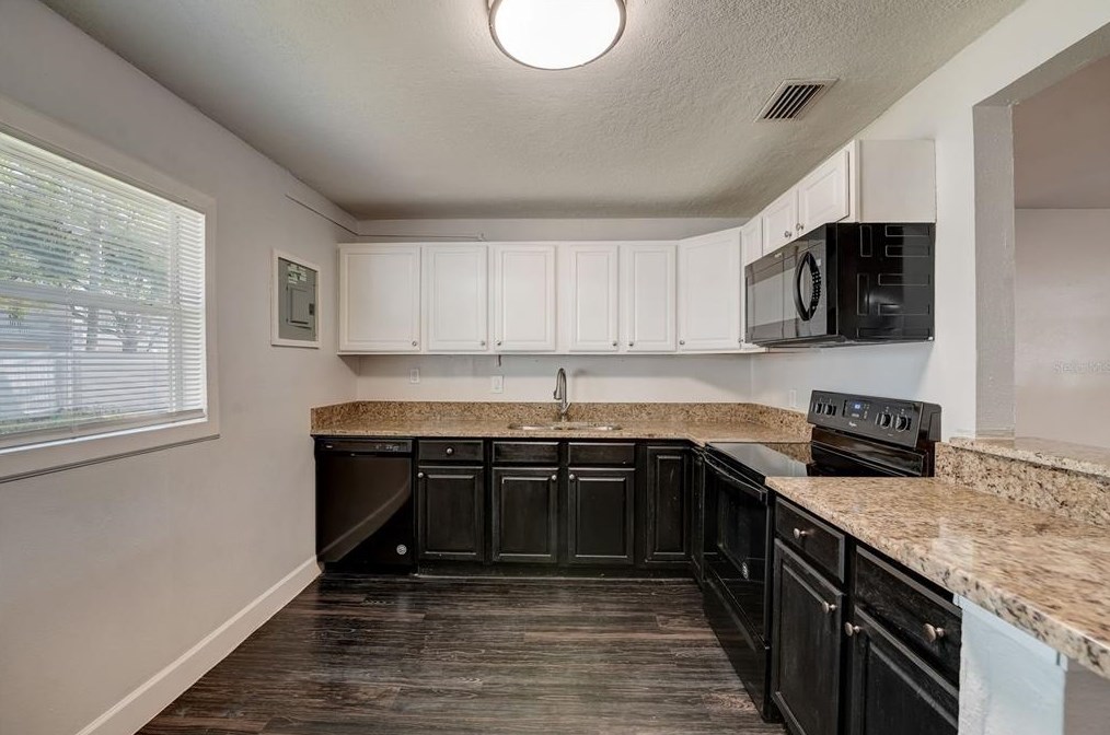 4425 Wallace Ave, Tampa FL 33611-5640 exterior