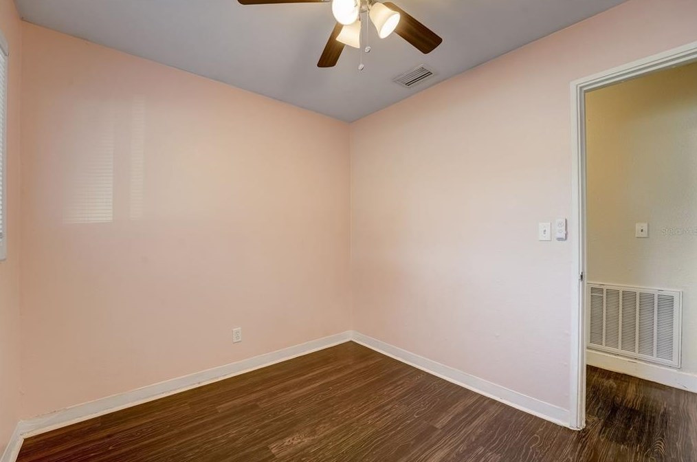 4425 Wallace Ave, Tampa FL 33611-5640 exterior