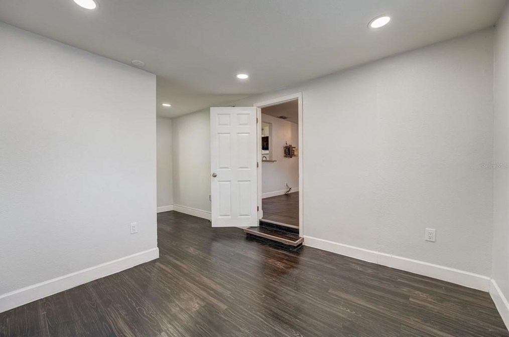 4425 Wallace Ave, Tampa FL 33611-5640 exterior