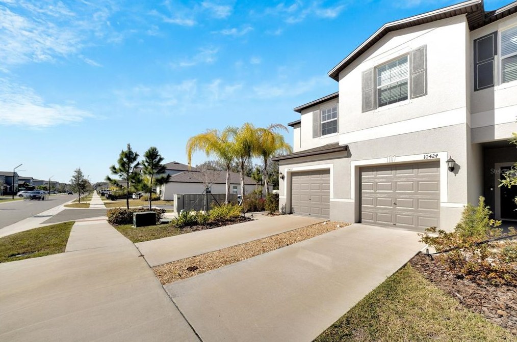 10422 Shady Preserve Dr, Riverview, FL 33579