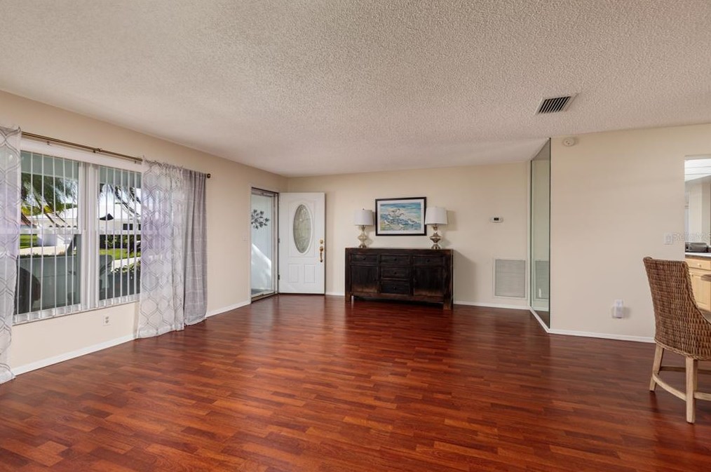 9020 41st St N, Pinellas Park, FL 33782