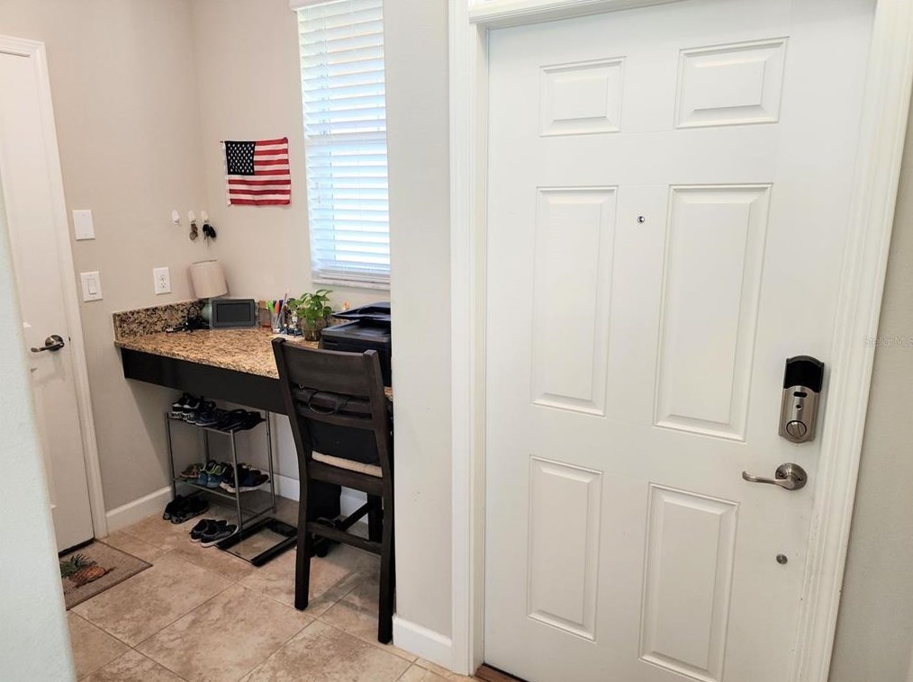 1810 Hawks View Dr, Ruskin, FL 33570