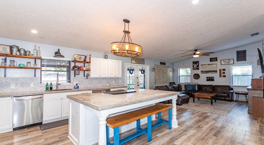 1003 Mallow Way, Brandon, FL 33510-2956