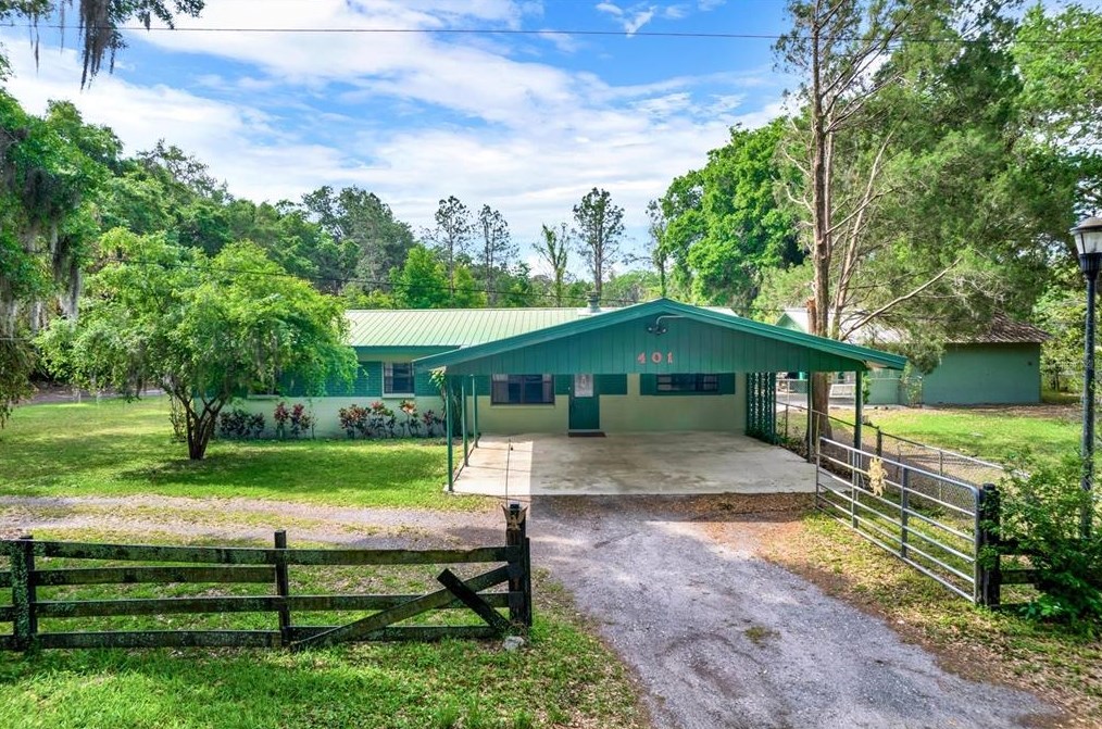 401 Half Mile Rd, Plant City, FL 33565-7333