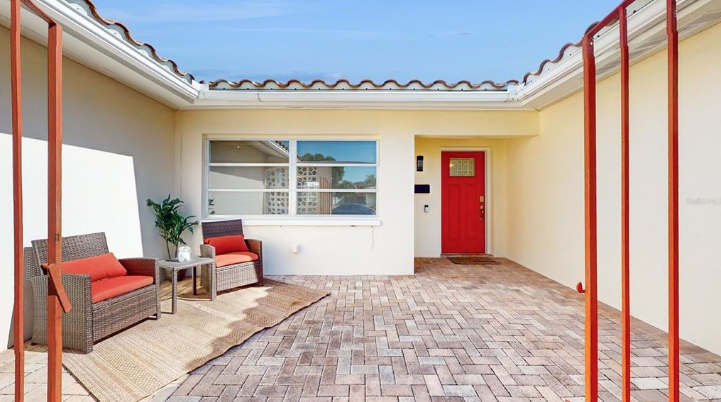 8409 Lava Pl, Tampa, FL 33615-4918