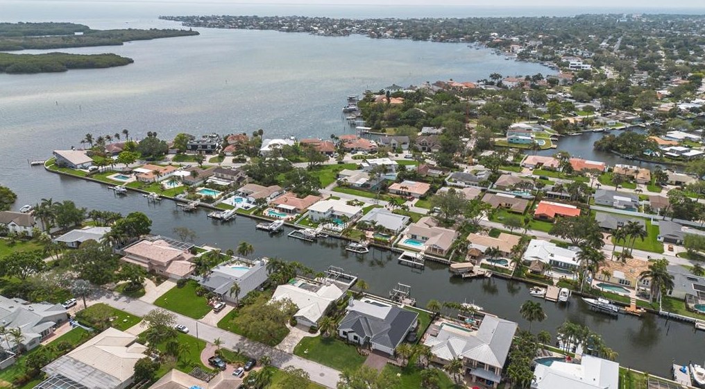 1864 72nd Ave Ne, Saint Petersburg, FL 33702