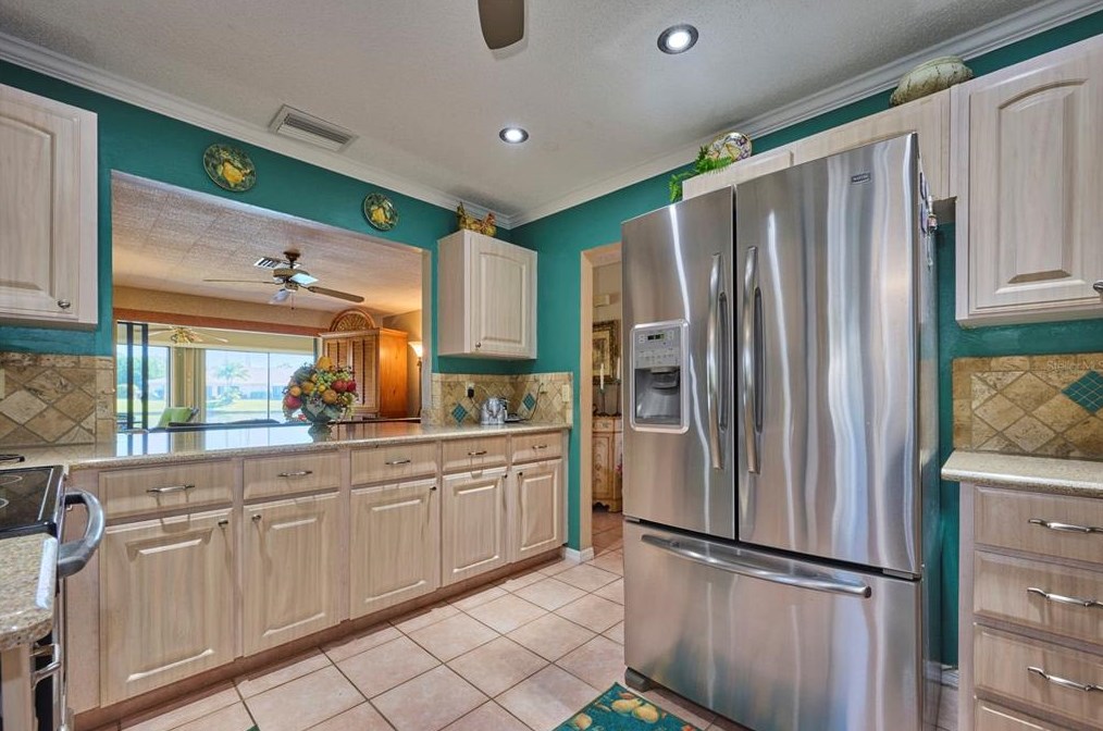 1005 Strawpocket Pl, Ruskin, FL 33573