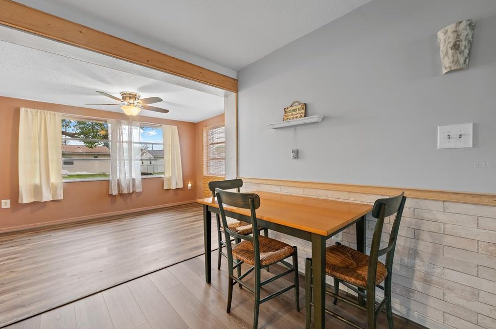 1426 Viking Dr, Tarpon Springs FL  34691-4905 exterior