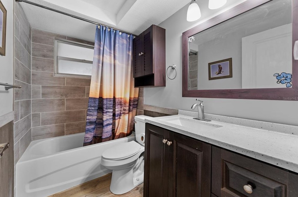 1426 Viking Dr, Tarpon Springs FL  34691-4905 exterior