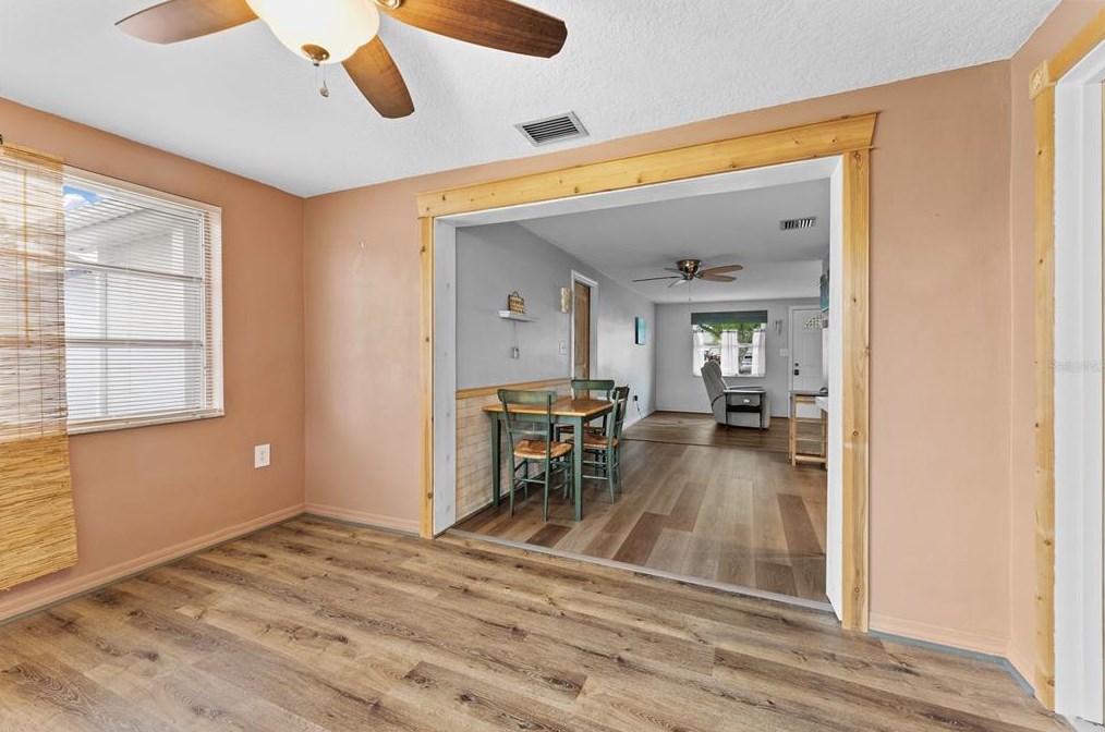 1426 Viking Dr, Tarpon Springs FL  34691-4905 exterior