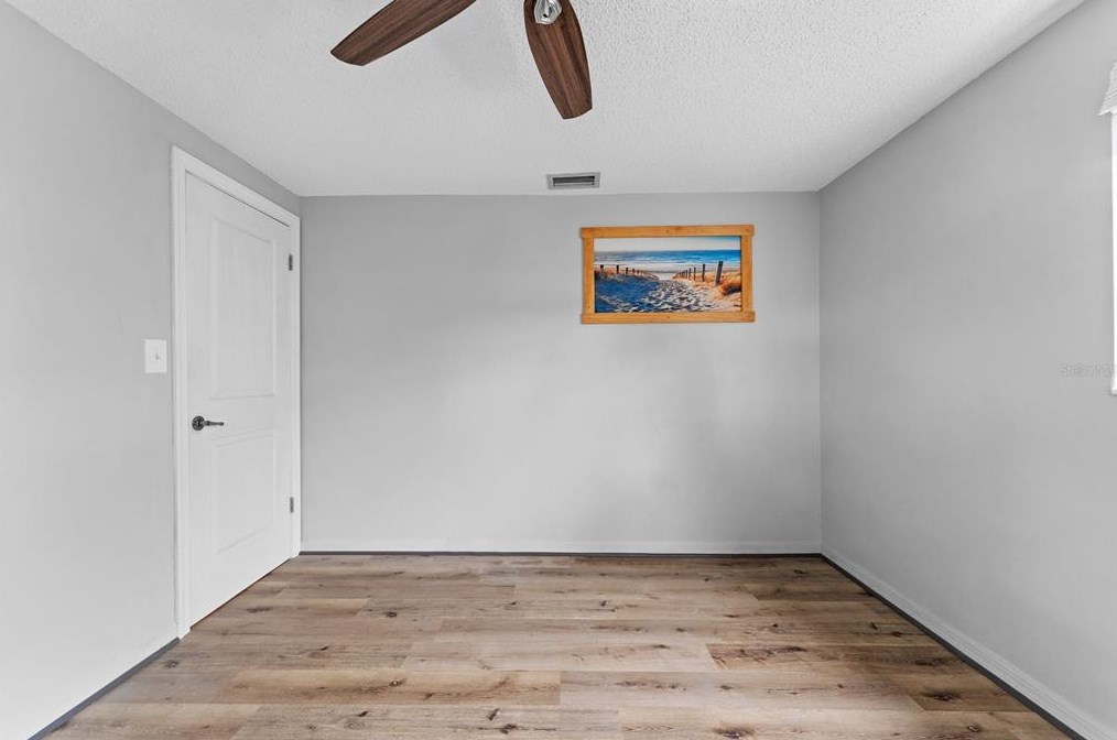 1426 Viking Dr, Tarpon Springs FL  34691-4905 exterior