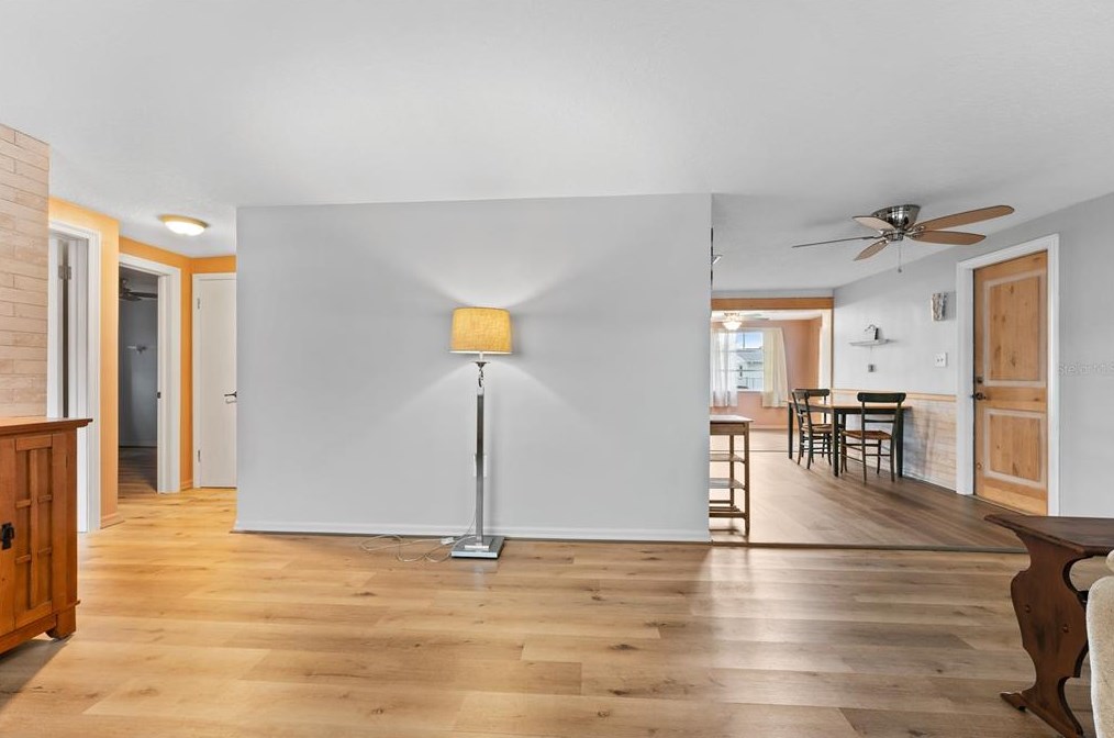 1426 Viking Dr, Tarpon Springs FL  34691-4905 exterior