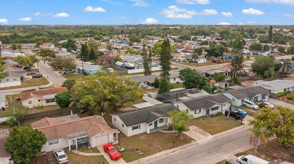 1426 Viking Dr, Tarpon Springs FL  34691-4905 exterior