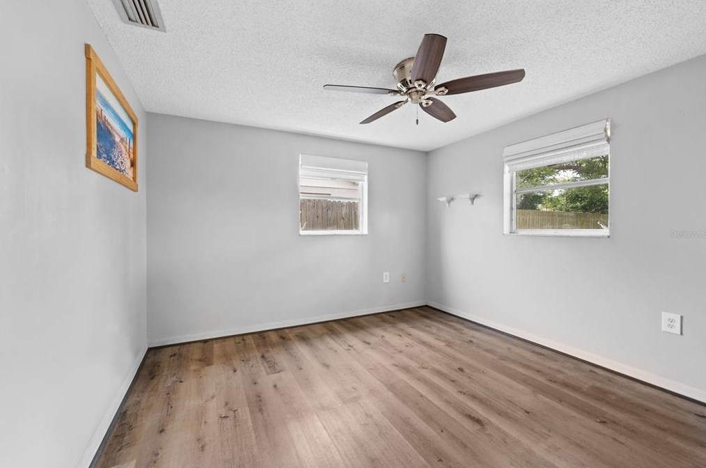 1426 Viking Dr, Tarpon Springs FL  34691-4905 exterior